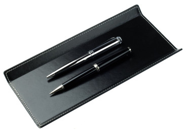 Federschale CAMBRIDGE Top Grain Rindspaltleder mit heller Kontrastnaht schwarz
