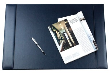 Exclusive Schreibunterlage  65 x 45 cm - mit 2 Seitenleisten aus veganem Lederimitat / Kunstleder - made in Germany dunkelblau